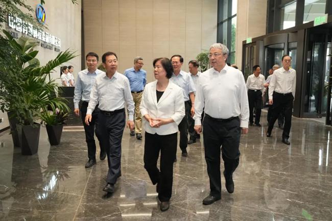 全國政協(xié)副主席沈躍躍、王光謙一行到中國有研調(diào)研